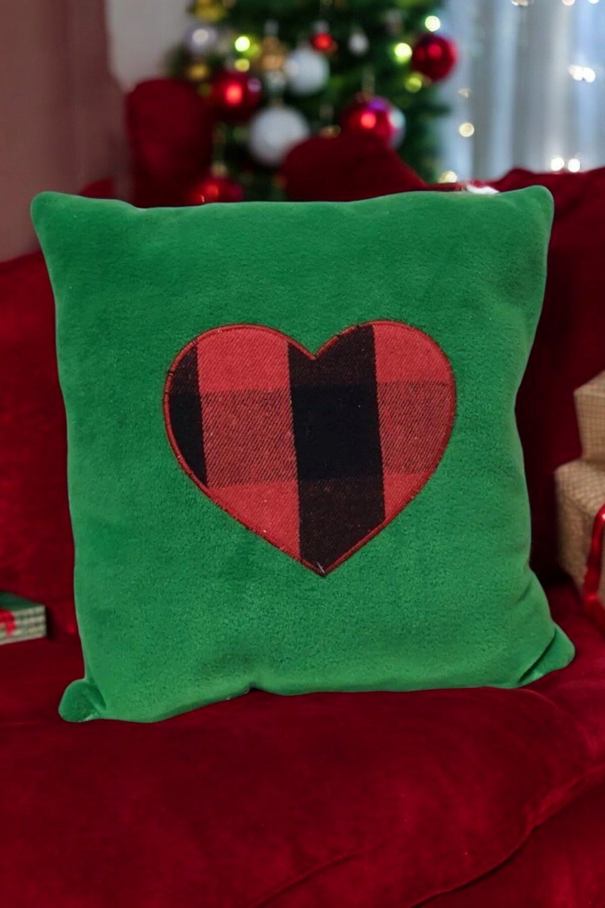 Yeşil Dekoratif Çocuk Odası Peluş Yeşil Kalp Yılbaşı Yastık Kırlent 30x30