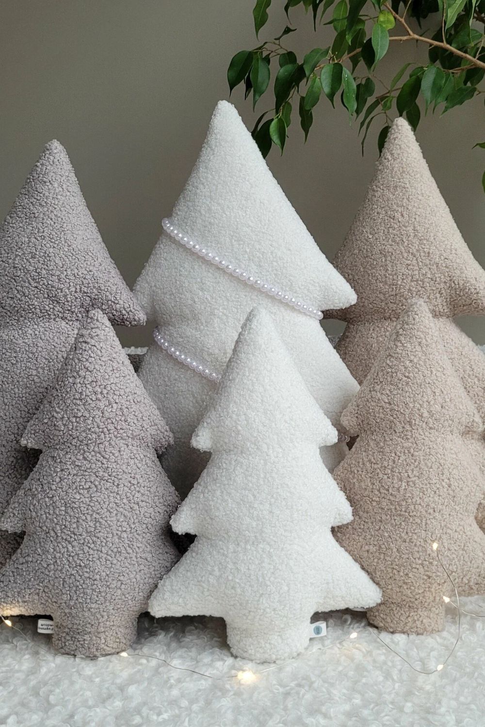 Beyaz Dekoratif Çam Ağacı Yılbaşı Yastık Kırlent 55x45