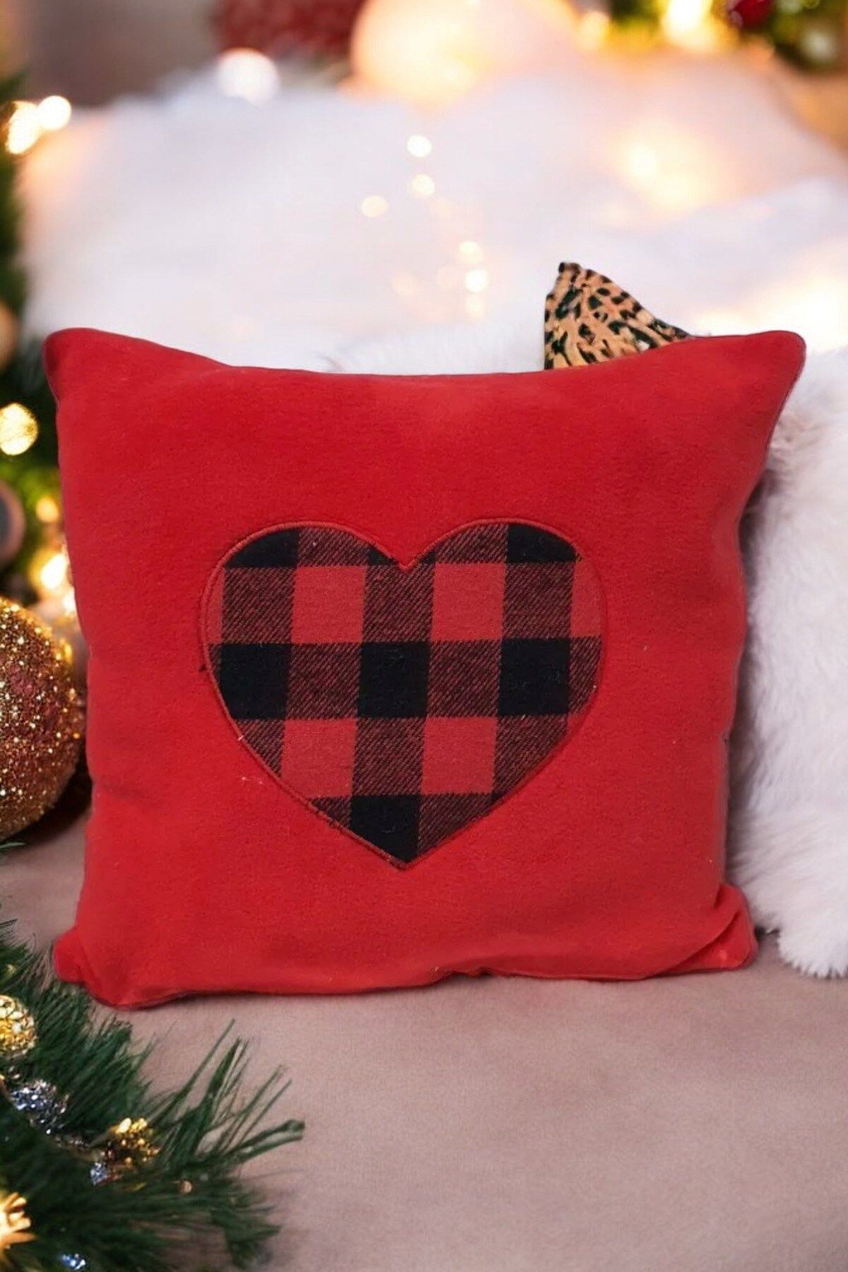Kırmızı Dekoratif Çocuk Odası Peluş Yeşil Kalp Yılbaşı Yastık Kırlent 30x30