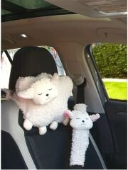 Mellito Toyzz Beyaz Kuzu Araba Boyun Yastığı Ve Emniyet Kemeri Aksesuarı Peluş Kılıf Seti (1 YASTIK VE 1 KILIF)