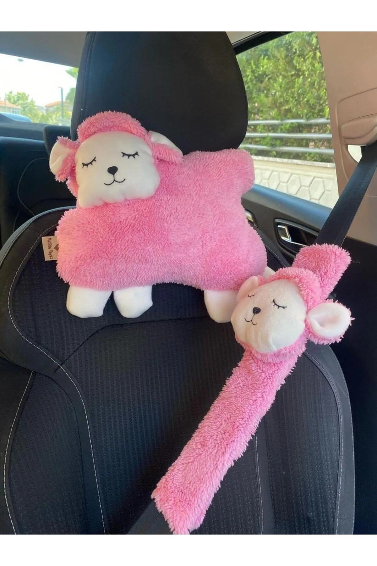 Mellito Toyzz Pembe Kuzu Araba Boyun Yastığı Ve Emniyet Kemeri Aksesuarı Peluş Kılıf Seti (1 YASTIK VE 1 KILIF)