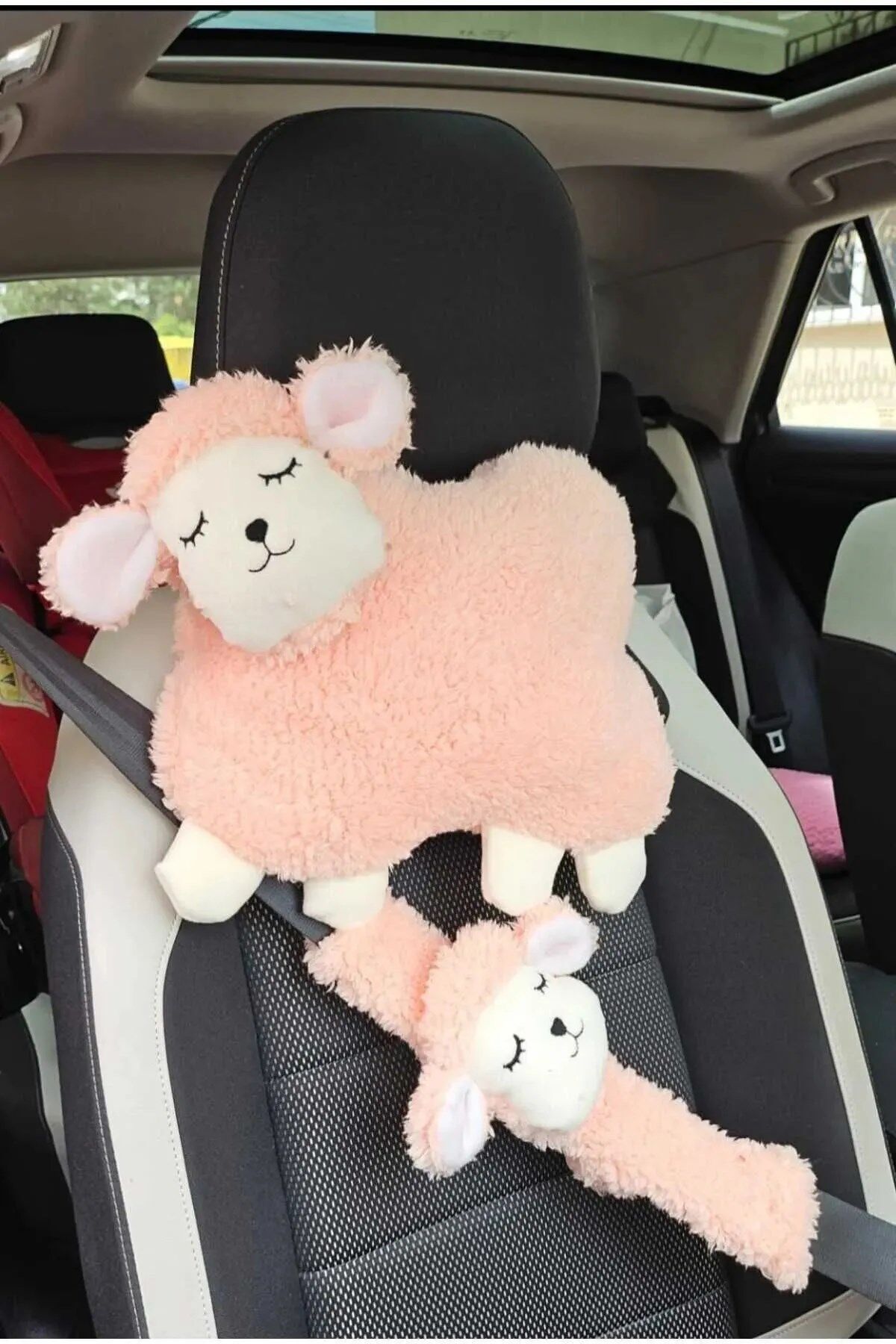 Mellito Toyzz 35 Cm Somon Kuzu Araba Boyun Yastığı Ve Emniyet Kemeri Aksesuarı Peluş Kılıf Seti (1 YASTIK VE 1 KILIF)
